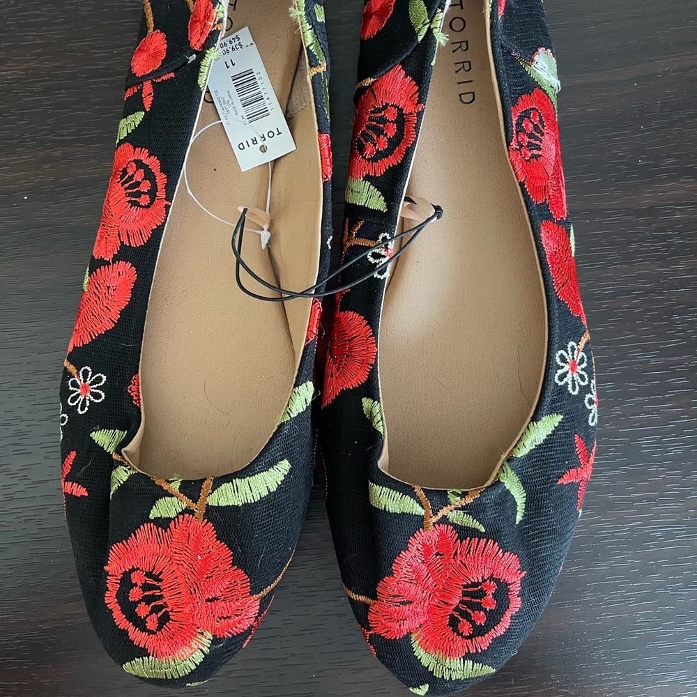 Torrid flowered flats 11w